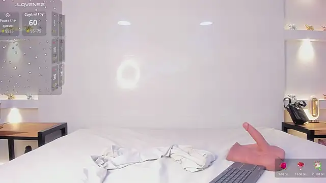 chloe murray online show from November 24, 7:05 pm