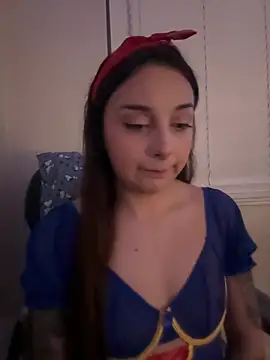 CharmingMaddie online show from April 28, 5:33 am