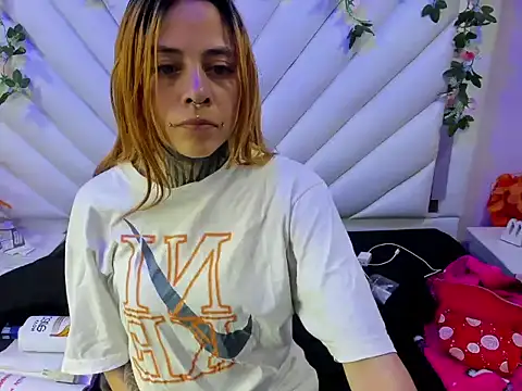 Snapshot of Sofii_Anal_ chatting on September 23, 2:32 am Sofii Anal online show from September 23, 2:32 am
