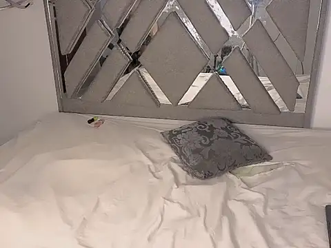 bamby kitty online show from November 15, 6:25 am