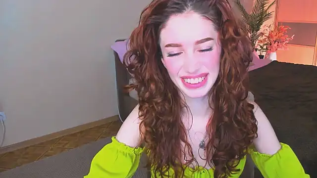 ChristinaConteeree online show from April 18, 7:07 pm