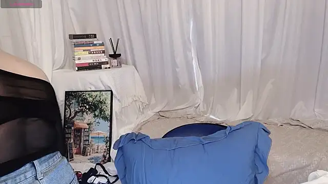 Emmaq996 online show from March 26, 9:11 am