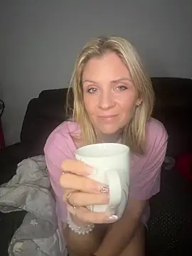 Lexi-Lux-X online show from October 31, 2:02 am