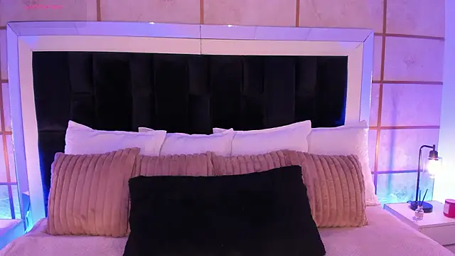 GretaVelvet online show from January 31, 7:45 pm