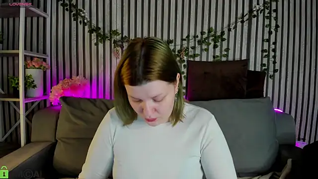 Michele Greenn online show from February 12, 1:07 am