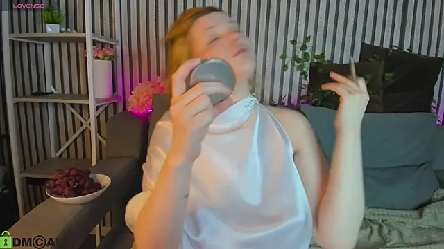 Michele Greenn online show from April 11, 1:12 am