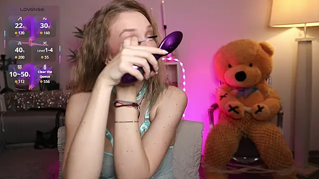 NovaHollisx online show from February 8, 6:17 am