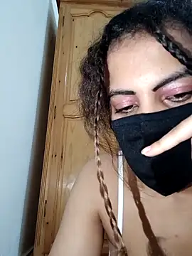 ghadiraa online show from October 25, 2:30 am