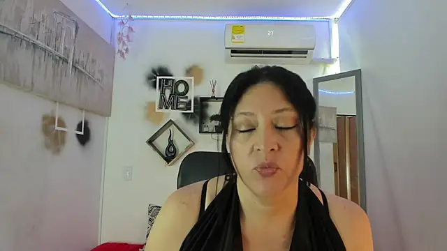 tatiana sofiaa online show from October 20, 1:36 pm