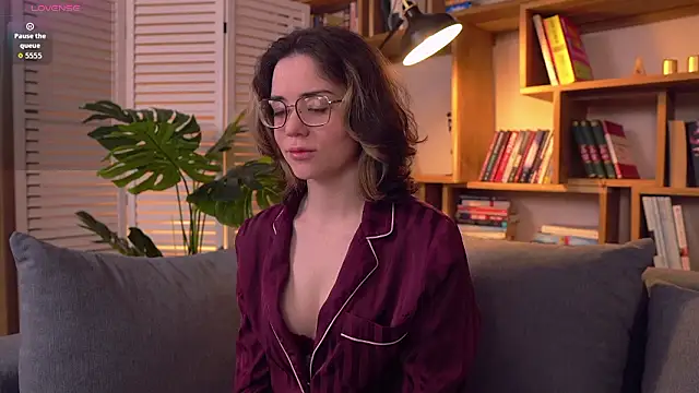 Sunny Teaze online show from February 19, 8:25 am