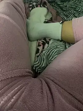 Darkfemminineenergy22 online show from November 13, 8:30 pm