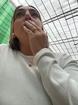 Ninabigtitied online show from April 20, 8:56 pm