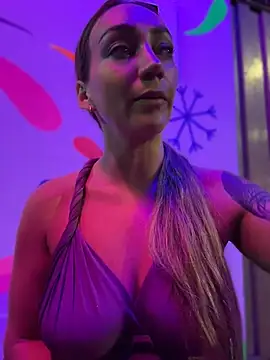 Ninabigtitied online show from July 4, 1:56 am