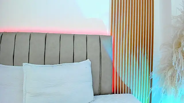 naishaa  online show from December 2, 6:54 pm