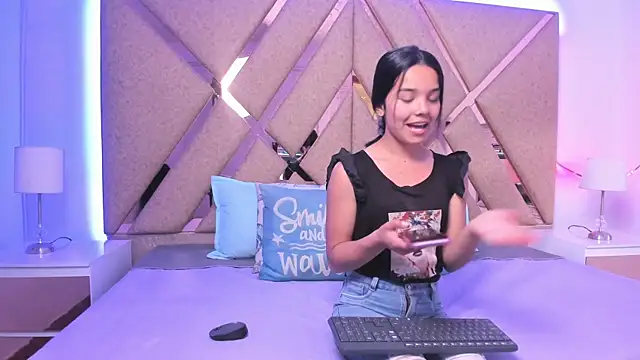 BelhaLawuo online show from December 2, 8:22 pm