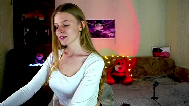 Snapshot of Luntryy chatting on October 29, 10:08 am Luntryy online show from October 29, 10:08 am