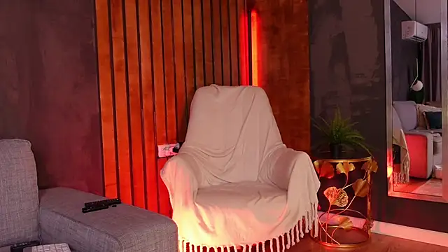 QueenMarX online show from May 21, 6:39 pm