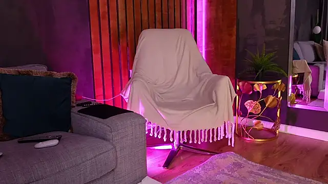 QueenMarX online show from May 17, 5:23 pm