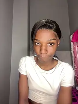 Trans fairy online show from June 6, 1:17 pm