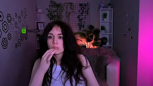 riley sanders online show from June 11, 12:32 am