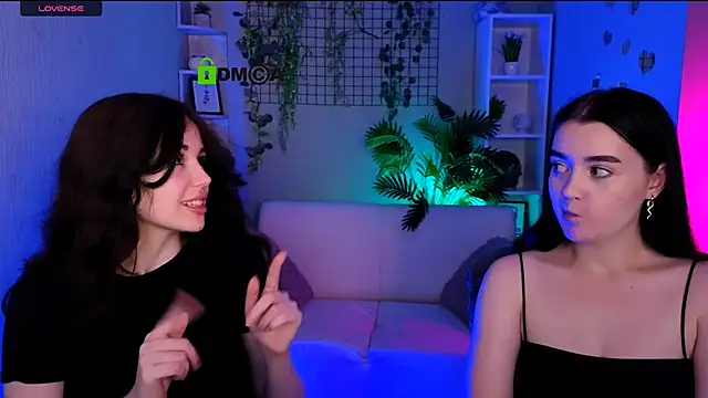 riley sanders online show from June 29, 7:13 pm
