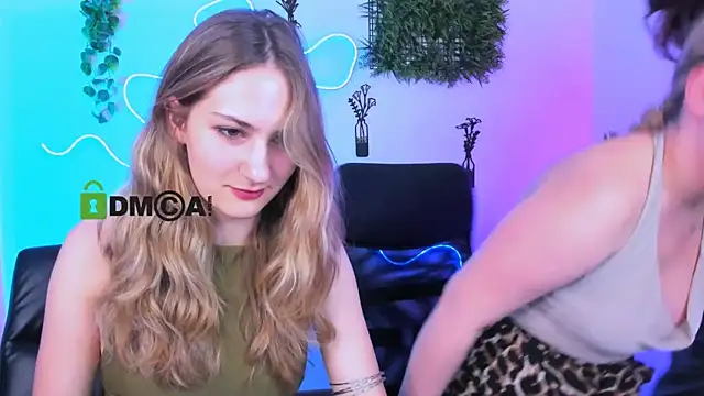 riley sanders online show from July 25, 7:32 pm