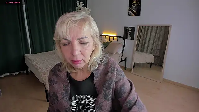 LiliaMoons online show from November 18, 11:22 am