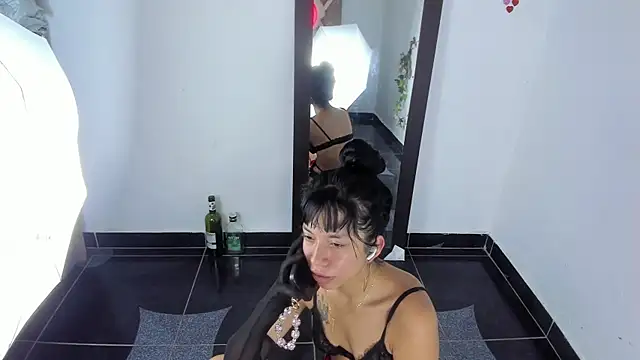 Sofia Dg online show from December 5, 5:47 pm