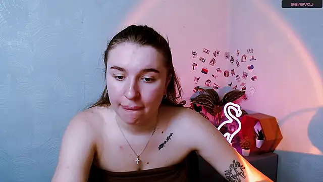 JuliaTopp  online show from November 18, 11:22 am