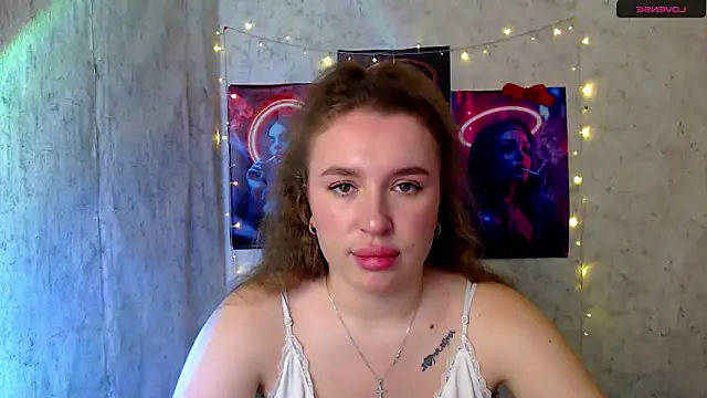 JuliaTopp  online show from January 7, 8:18 am