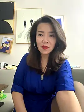 anna yngs online show from October 12, 12:40 pm