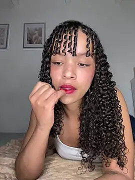 Yasmin777  online show from April 11, 10:57 pm