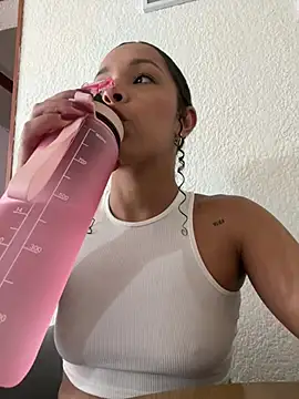 Yasmin777  online show from March 9, 10:46 pm