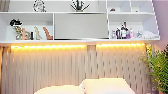 Snapshot of natalyWilliams chatting on October 13, 12:41 pm natalyWilliams online show from October 13, 12:41 pm