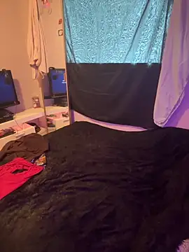 1n0nlythroat online show from November 2, 9:07 pm