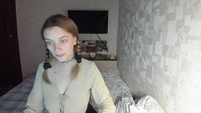 Snapshot of AlisTris chatting on October 5, 2:55 pm AlisTris online show from October 5, 2:55 pm