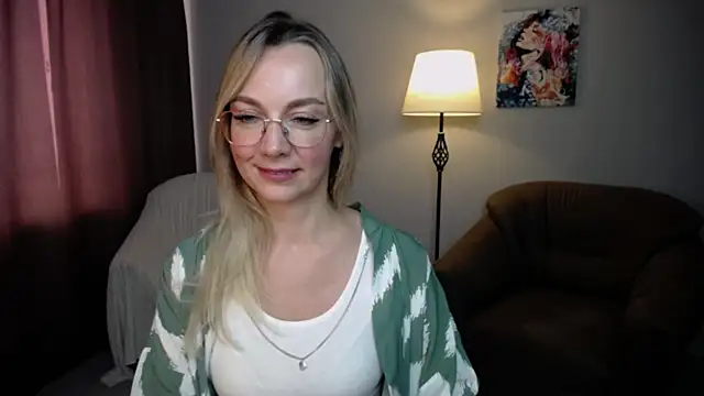 Snapshot of Ava_Elior chatting on September 9, 1:33 pm Ava Elior online show from September 9, 1:33 pm