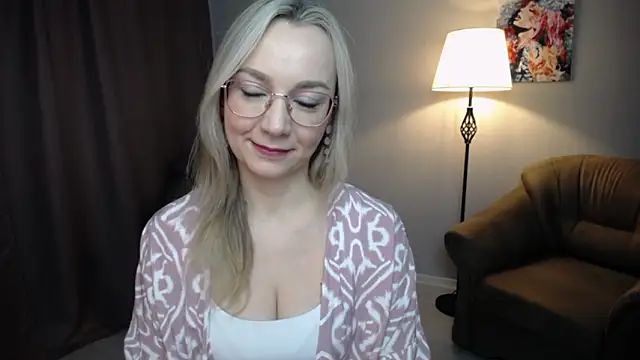 Ava Elior online show from February 15, 12:15 pm