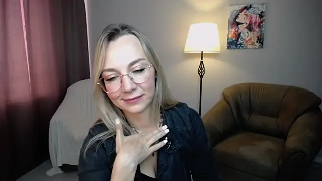 Snapshot of Ava_Elior chatting on September 10, 1:44 pm Ava Elior online show from September 10, 1:44 pm