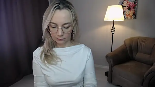 Ava Elior online show from March 7, 10:00 am