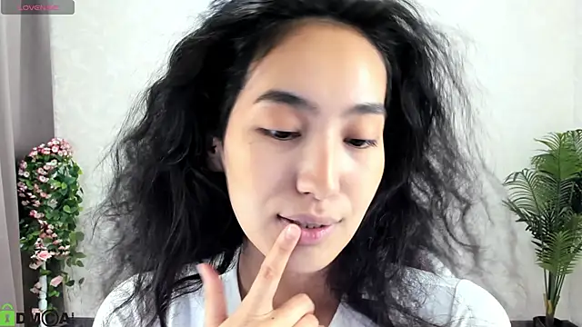 FlirtyAura online show from October 27, 7:04 am