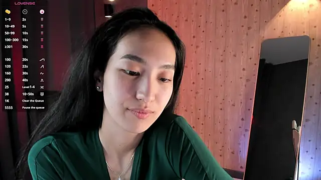 FlirtyAura online show from April 18, 3:53 am