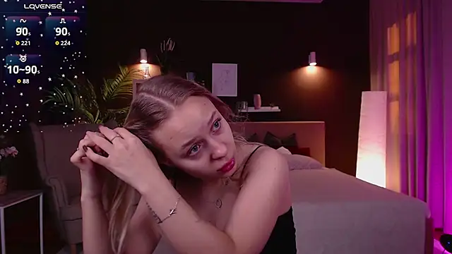 Pooja Hegde online show from September 30, 1:11 am