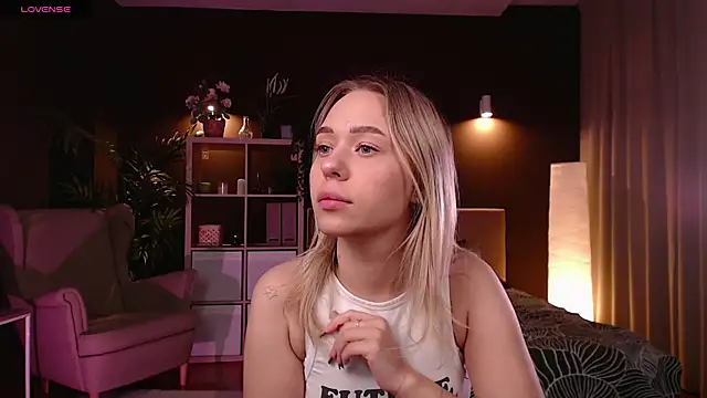 Pooja Hegde online show from October 15, 1:30 am