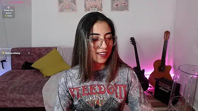 Susanahendrix online show from November 12, 6:28 pm