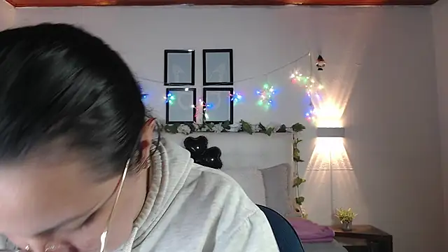 Megan 05  online show from February 24, 7:23 pm