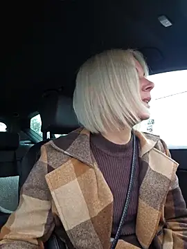 Sunny-Sin online show from October 4, 8:09 am