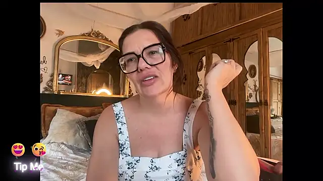  Melia  online show from July 22, 3:35 pm