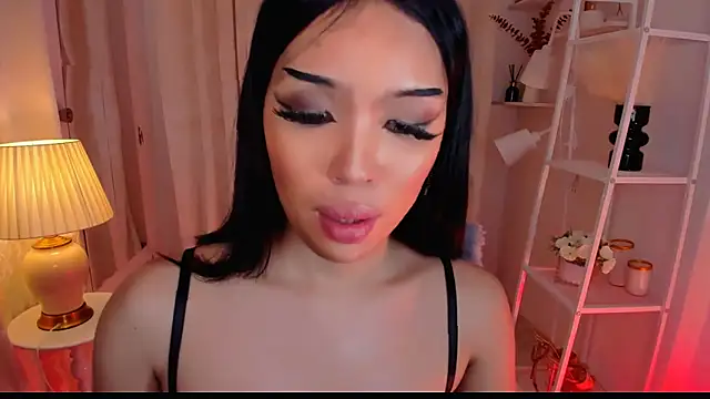 MS LUNA online show from March 8, 1:46 am