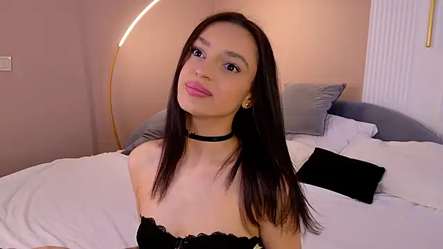 AdoraCortes online show from March 9, 5:10 am